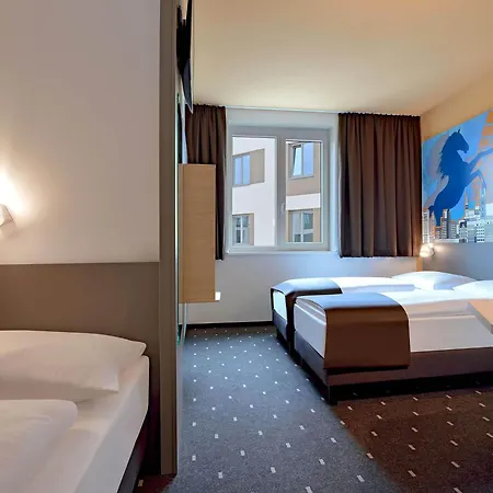 Hannover-city Hotell 3*