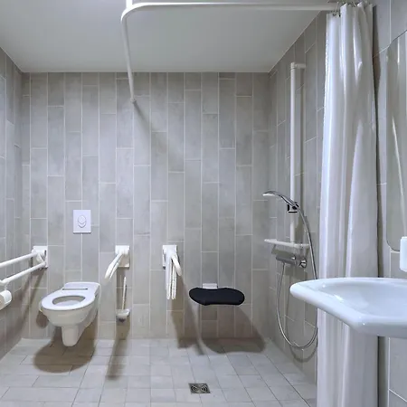 Hannover-city Hotell 3*